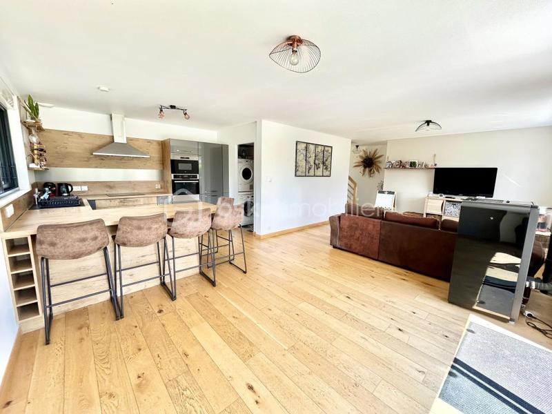 Maison - 122 m² - 7 pièces