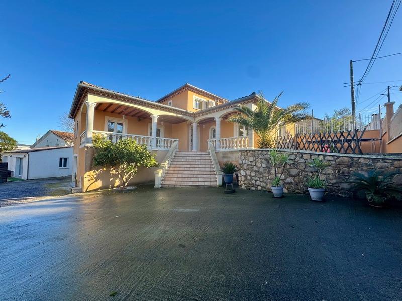 Maison - 136 m² - 6 pièces