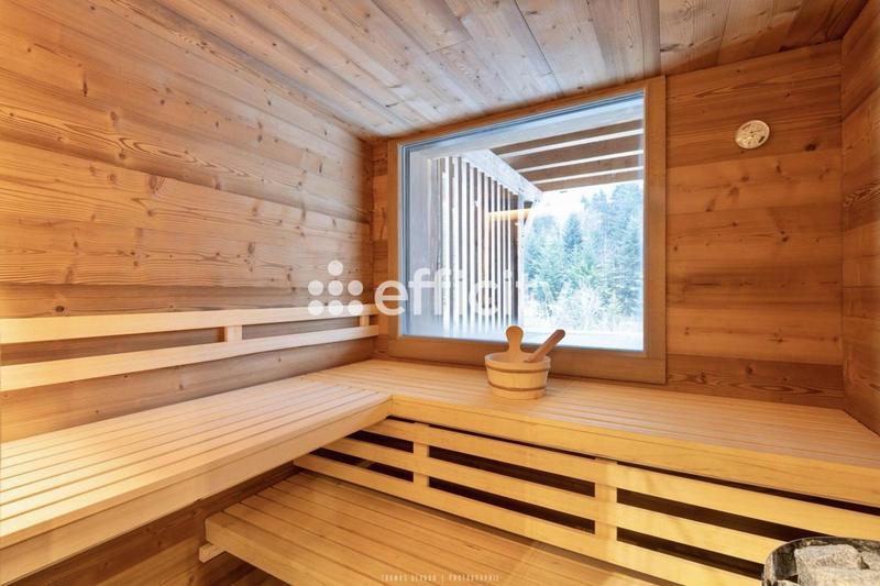 Maison - 330 m² - 10 pièces