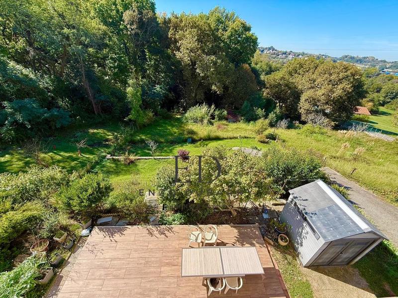 Maison - 206 m² - 7 pièces