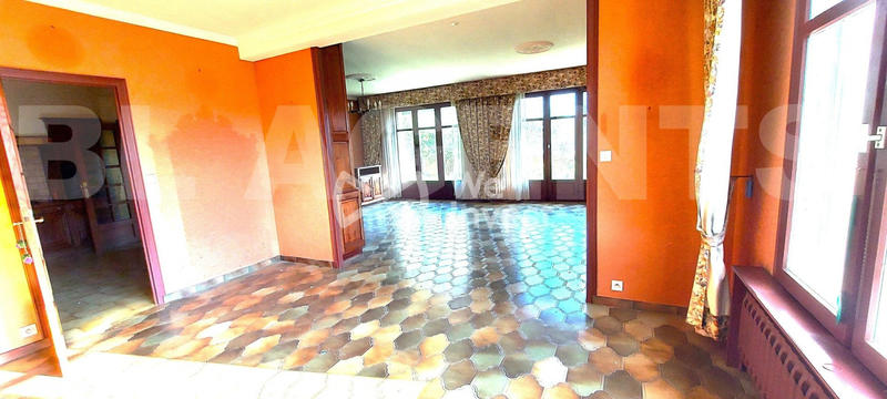 Maison - 233 m² - 9 pièces