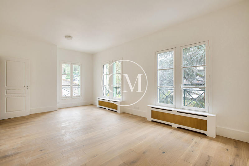 Maison - 211 m² - 7 pièces