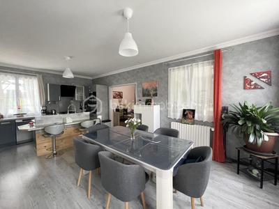 Propriété - 275 m² - 12 pièces