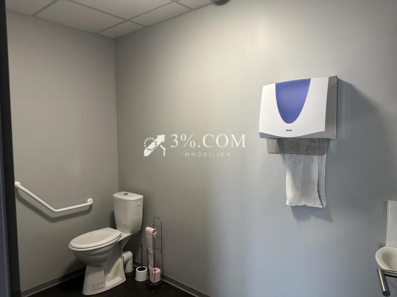 Local d'activité / Entrepôt - 105 m²