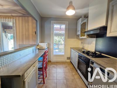 Maison - 93 m² - 5 pièces