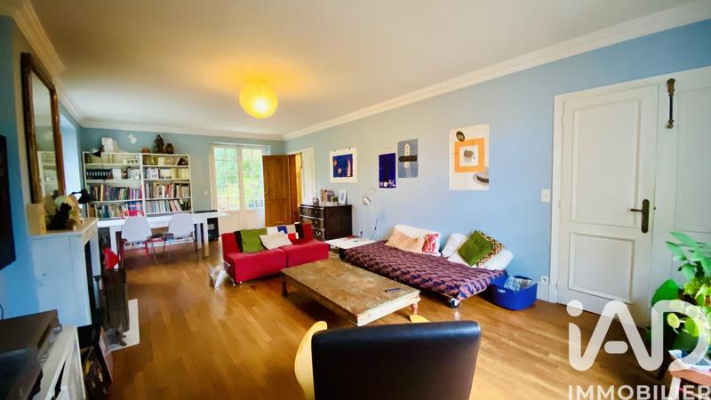 Maison - 305 m² - 10 pièces