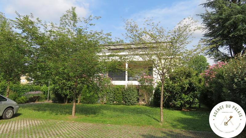 Appartement - 90 m² - 3 pièces