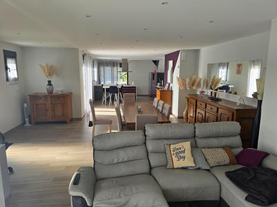 Maison - 185 m² - 7 pièces