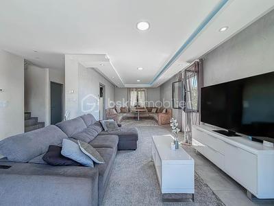 Maison - 126 m² - 5 pièces