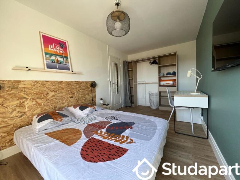 Chambre - 11 m² - 1 pièce