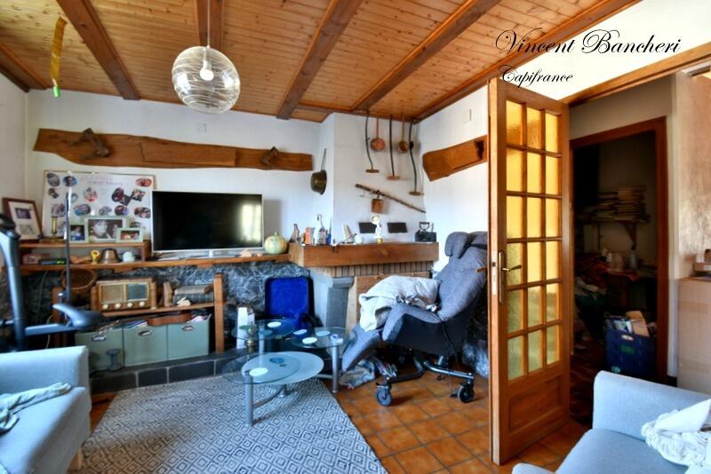 Maison - 220 m² - 6 pièces