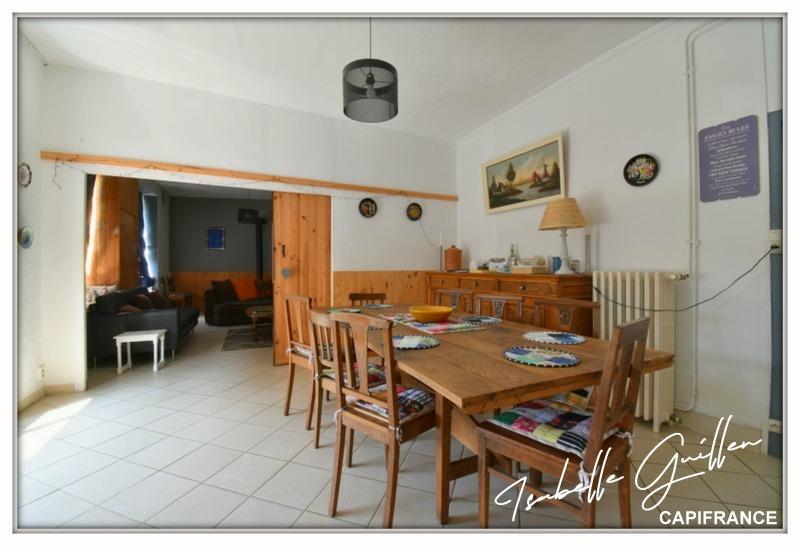 Maison - 352 m² - 9 pièces