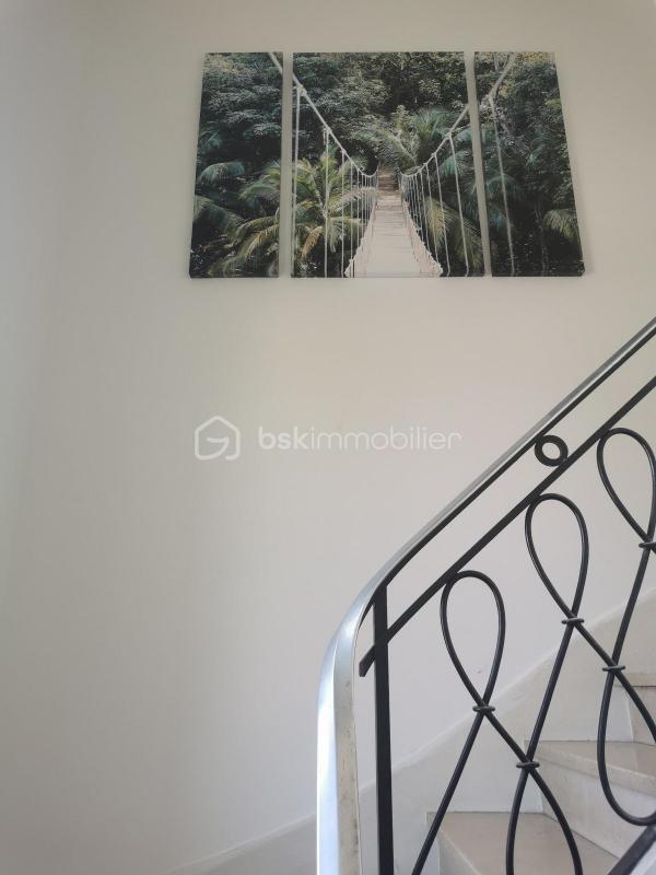 Maison - 254 m² - 10 pièces