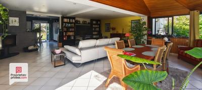 Maison - 145 m² - 6 pièces