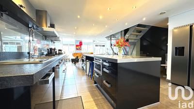 Loft - 184 m² - 11 pièces