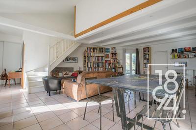 Maison - 144 m² - 5 pièces