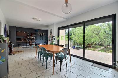 Maison - 137 m² - 6 pièces