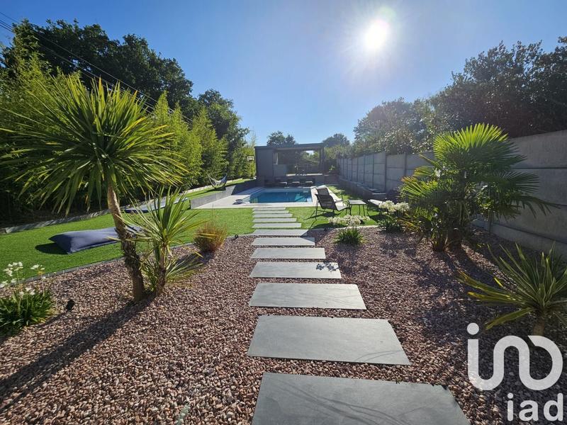 Maison - 196 m² - 7 pièces