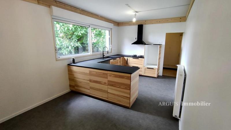 Maison - 260 m² - 5 pièces