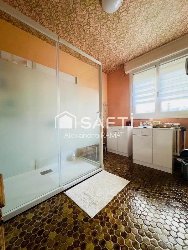 Maison - 90 m² - 5 pièces