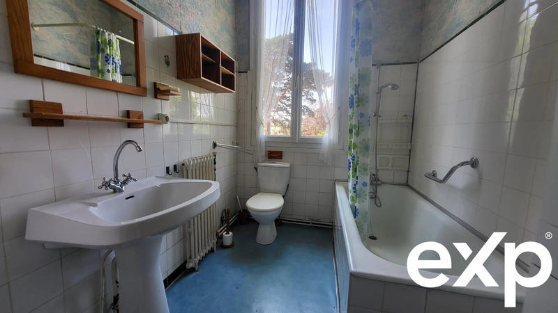 Maison - 213 m² - 8 pièces