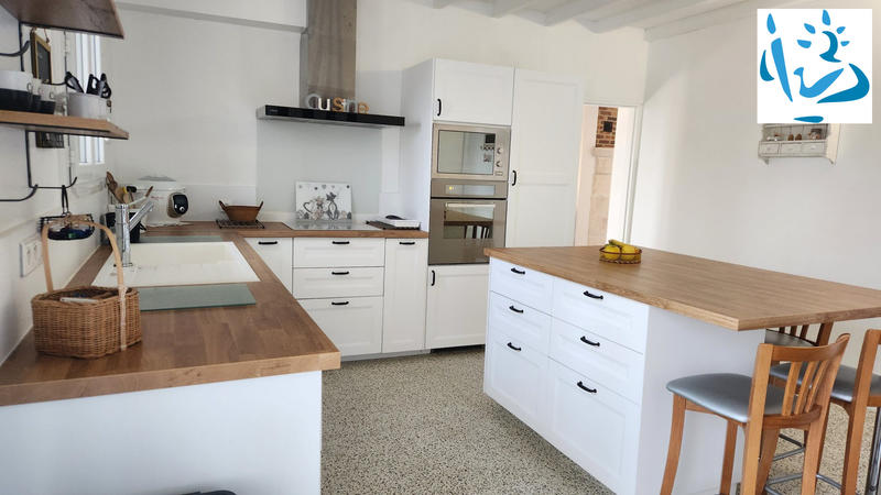 Maison - 280 m² - 8 pièces