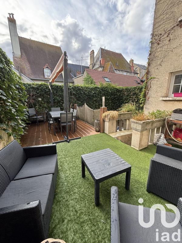 Maison - 225 m² - 7 pièces