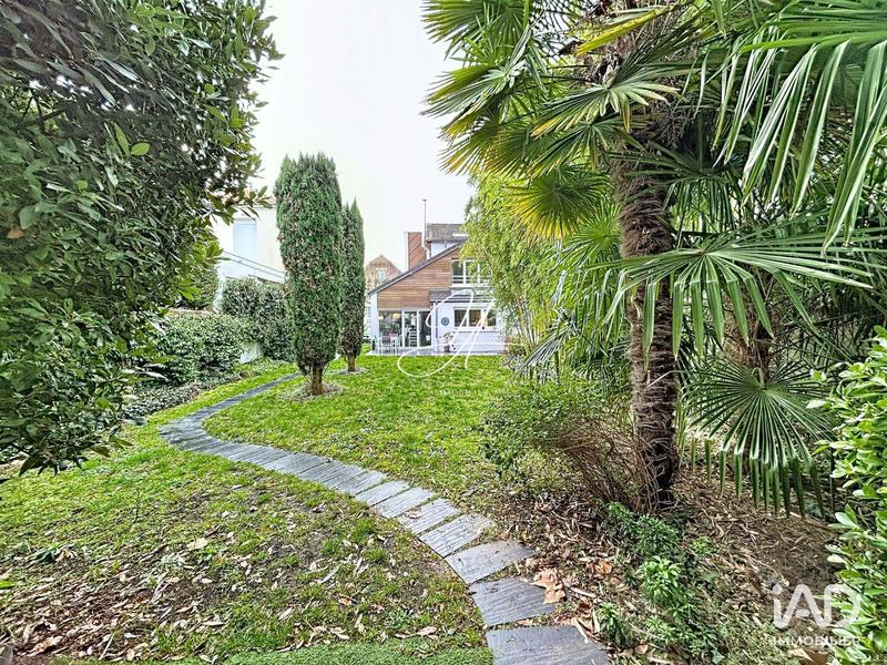 Maison - 193 m² - 9 pièces