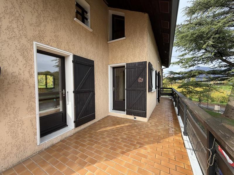 Propriété - 207 m² - 6 pièces