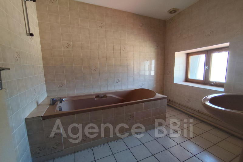 Maison - 284 m² - 2 pièces