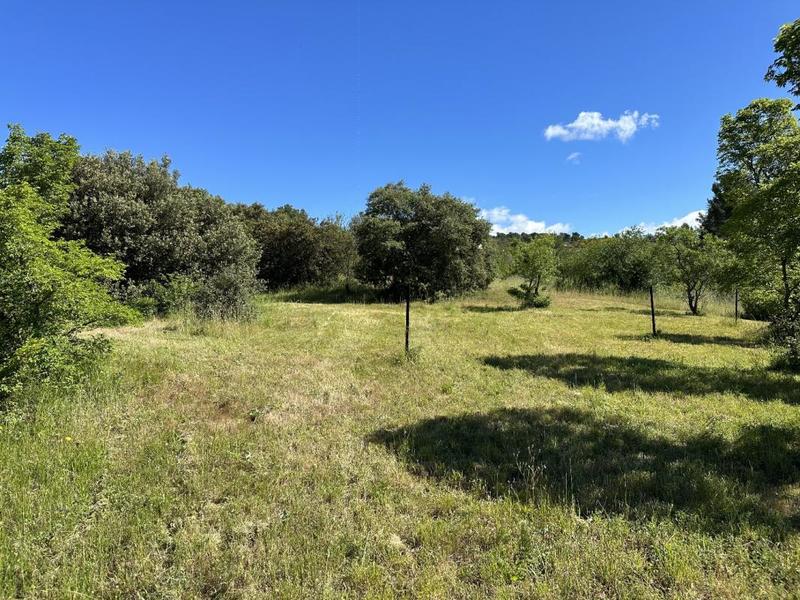 Terrain constructible - 3 070 m²