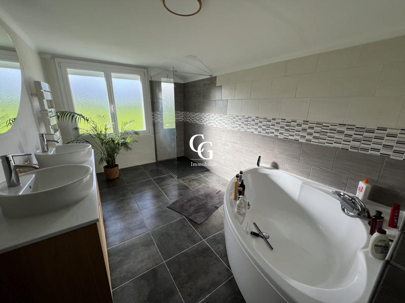 Maison ancienne - 111 m² - 4 pièces