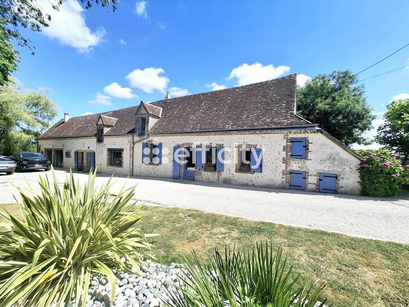 Maison - 335 m² - 8 pièces