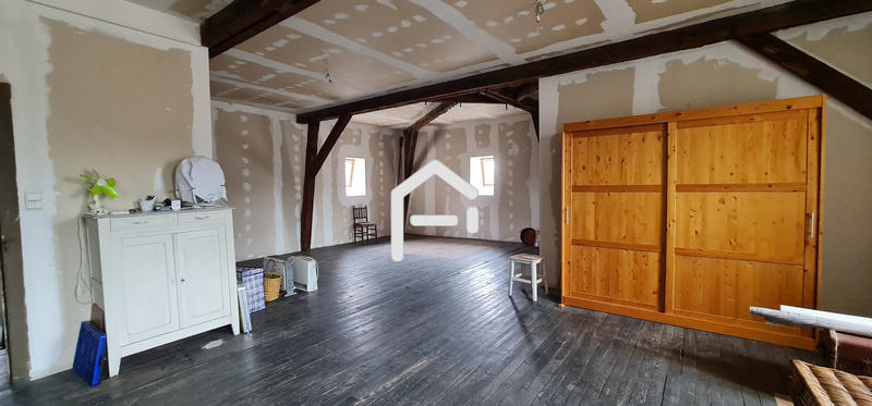 Maison - 210 m² - 8 pièces