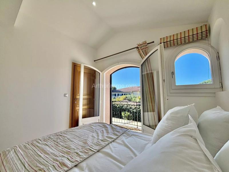 Maison - 196 m² - 6 pièces