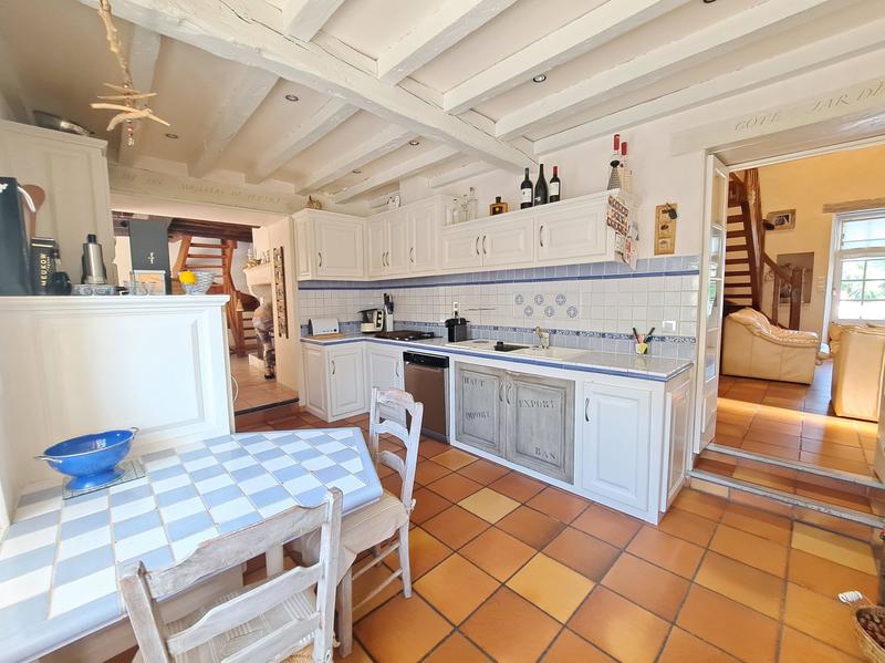 Maison - 218 m² - 6 pièces