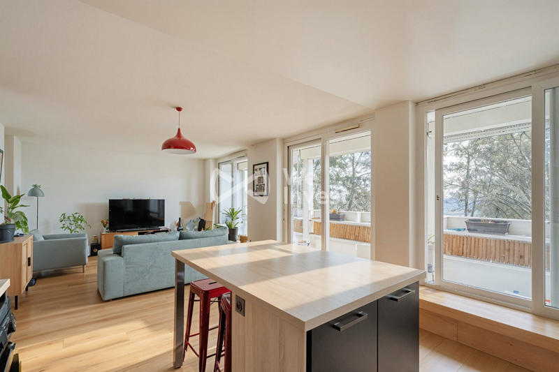 Appartement - 82 m² - 4 pièces