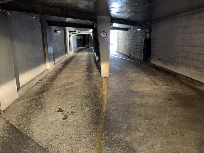 Parking / Garage - 12 m²