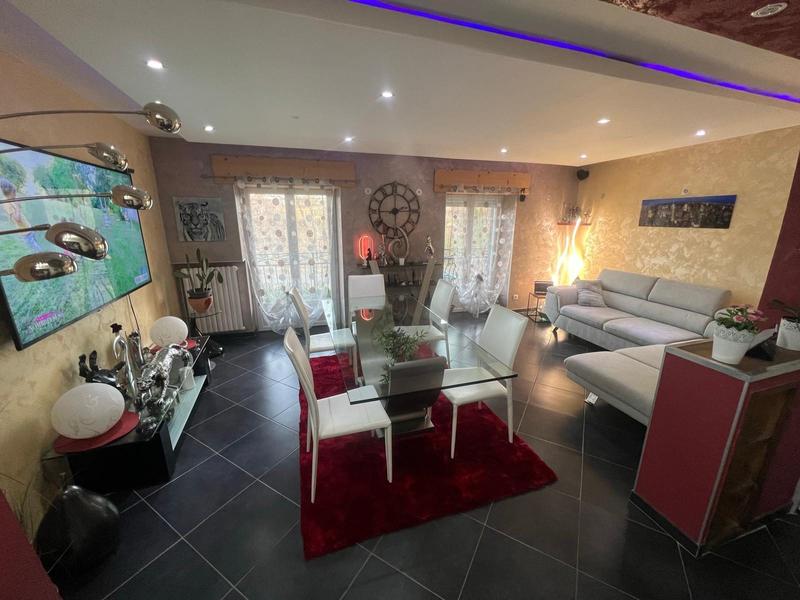 Maison - 197 m² - 8 pièces