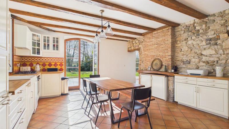 Maison en pierre - 370 m² - 11 pièces