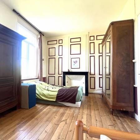 Maison - 201 m² - 9 pièces