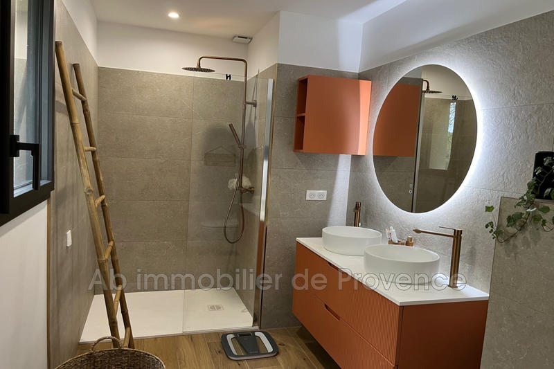 Maison contemporaine - 83 m² - 6 pièces