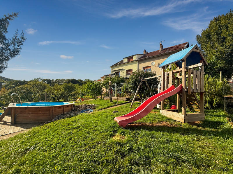 Maison - 144 m² - 7 pièces