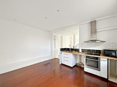 Maison - 104 m² - 4 pièces