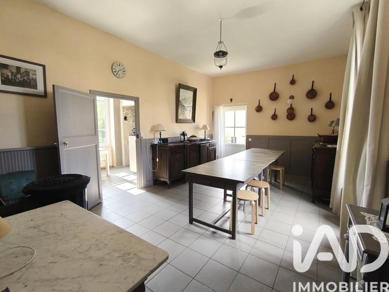 Maison - 232 m² - 10 pièces