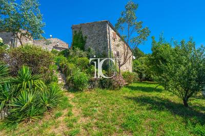 Propriété - 363 m² - 12 pièces