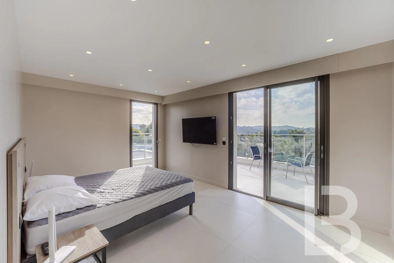 Villa - 265 m² - 7 pièces