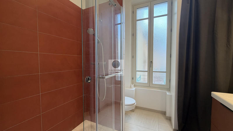 Appartement - 198 m² - 6 pièces