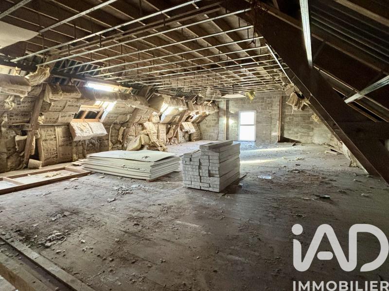 Maison - 270 m² - 2 pièces