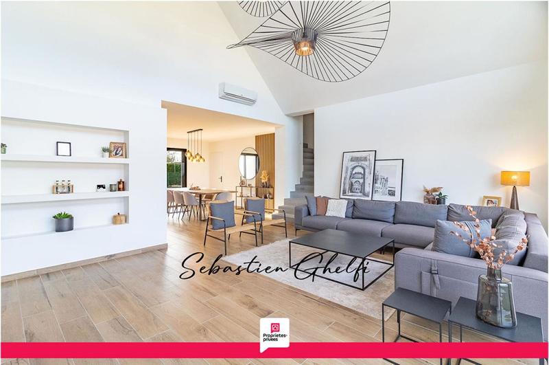 Maison - 182 m² - 8 pièces